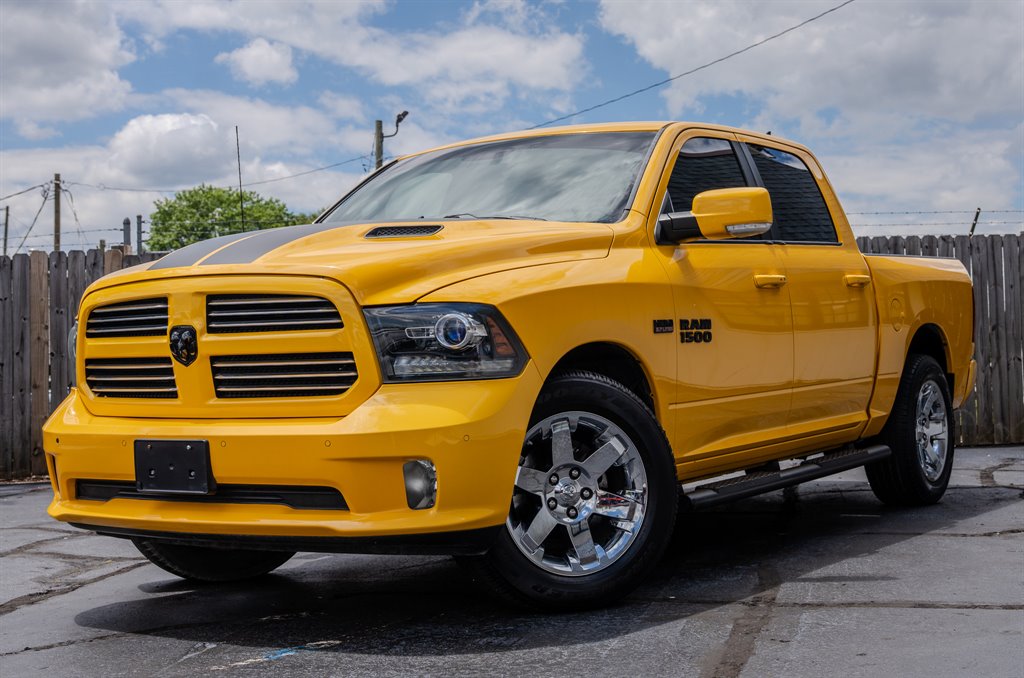 2016 RAM 1500 Sport photo