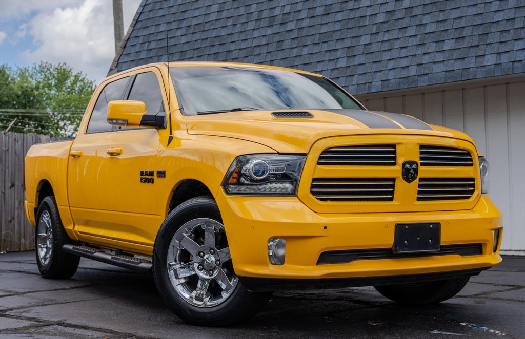 2016 RAM 1500 Sport photo