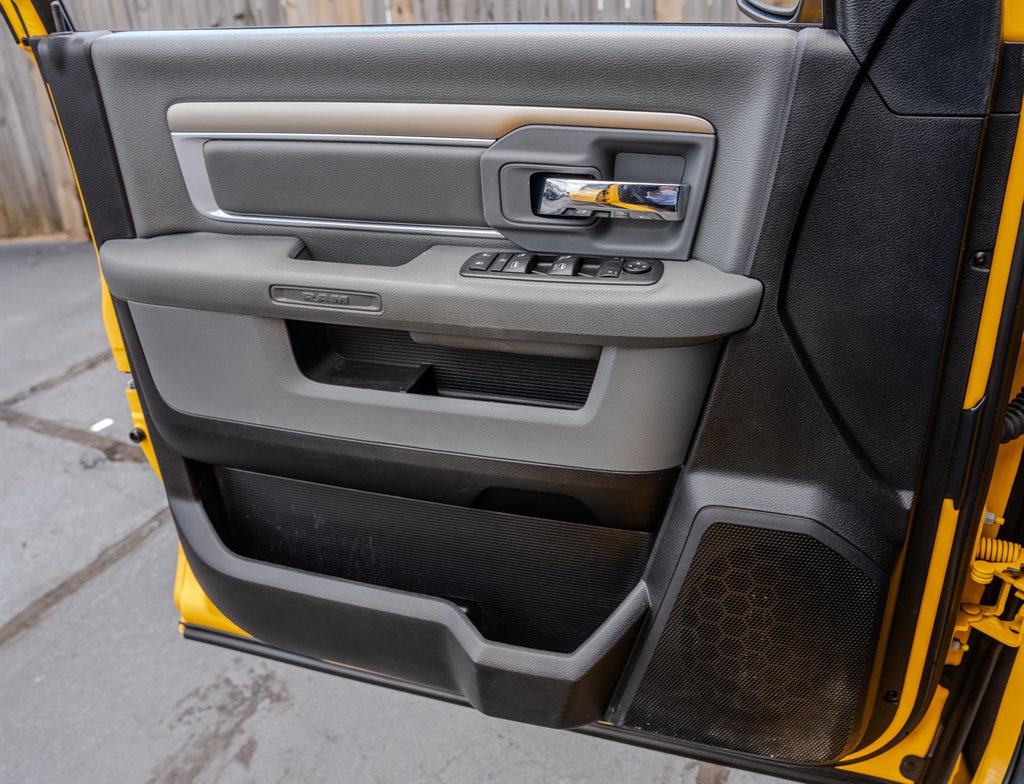 2016 RAM 1500 Sport photo