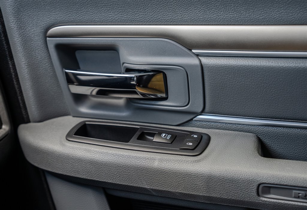 2016 RAM 1500 Sport photo
