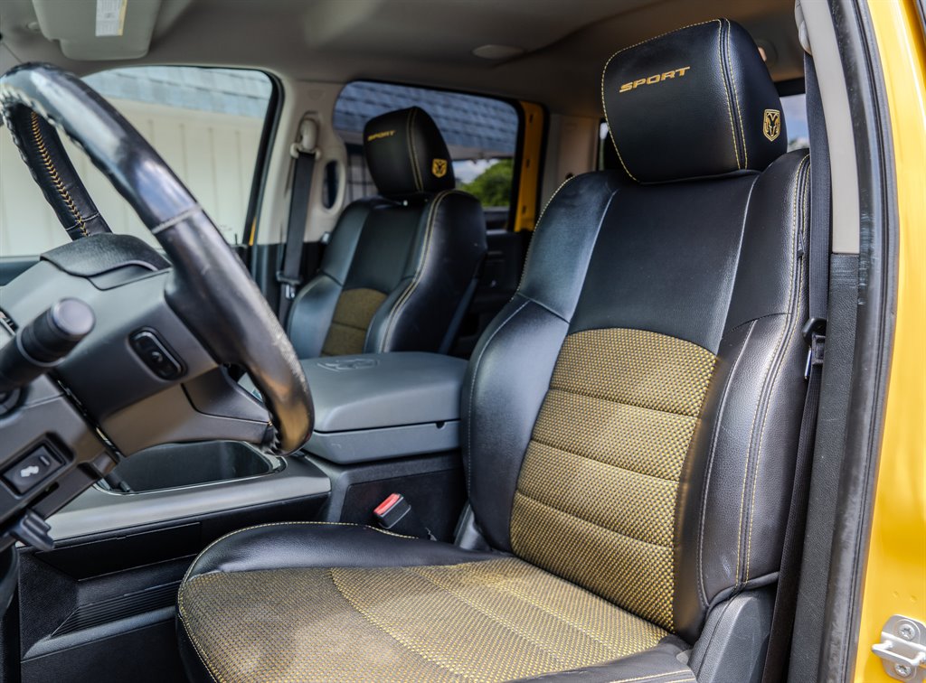 2016 RAM 1500 Sport photo