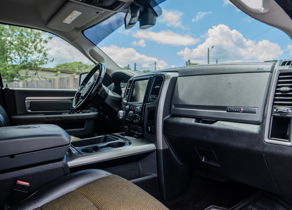 2016 RAM 1500 Sport photo