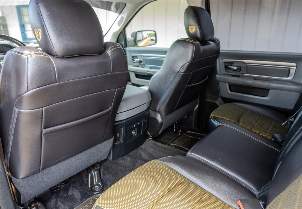 2016 RAM 1500 Sport photo