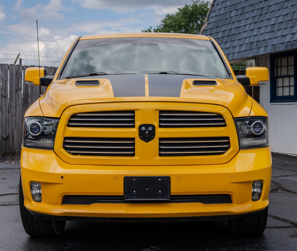 2016 RAM 1500 Sport photo
