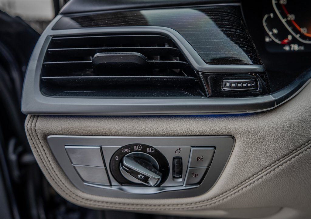 2020 BMW 7-Series 750xi photo