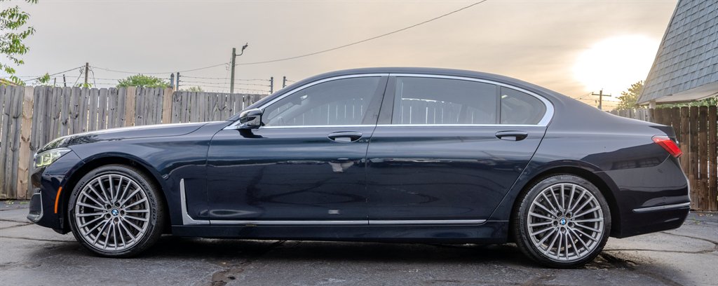 2020 BMW 7-Series 750xi photo