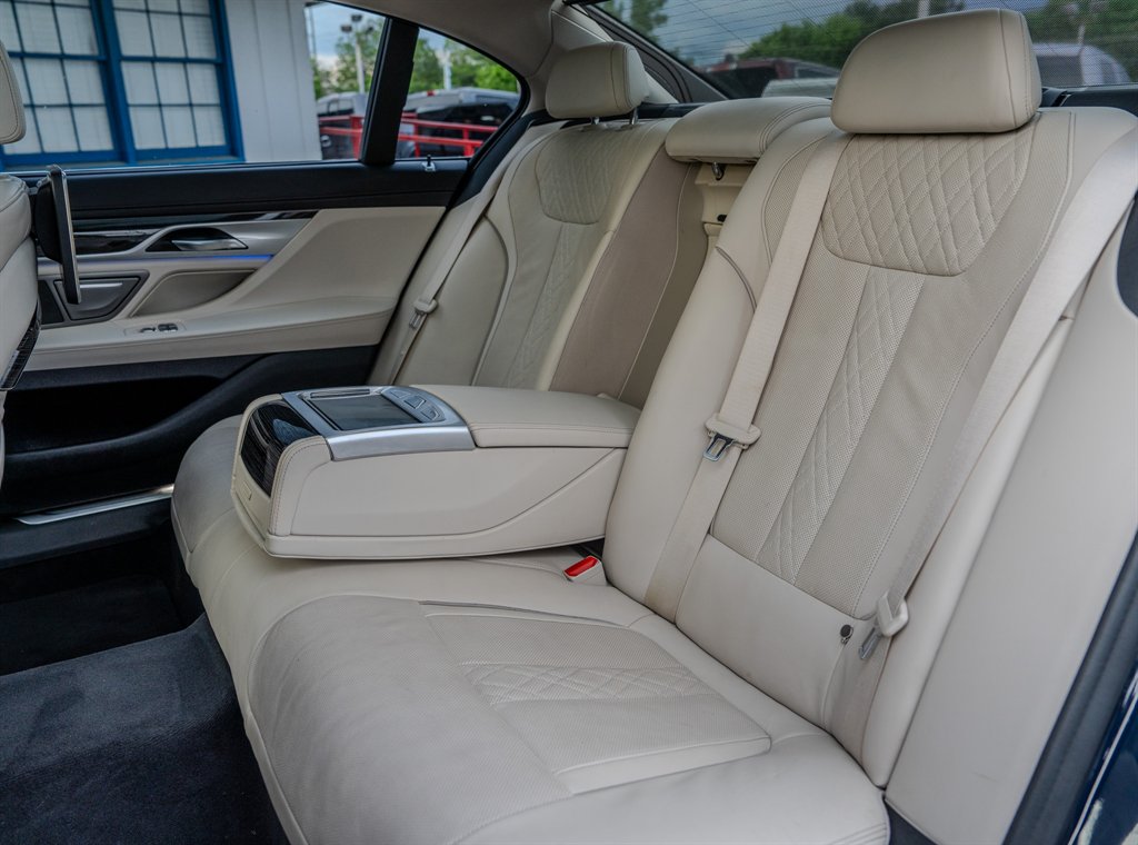 2020 BMW 7-Series 750xi photo