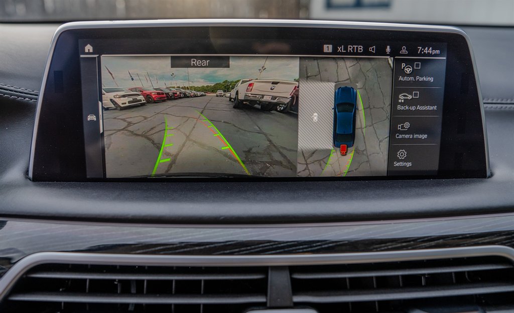 2020 BMW 7-Series 750xi photo