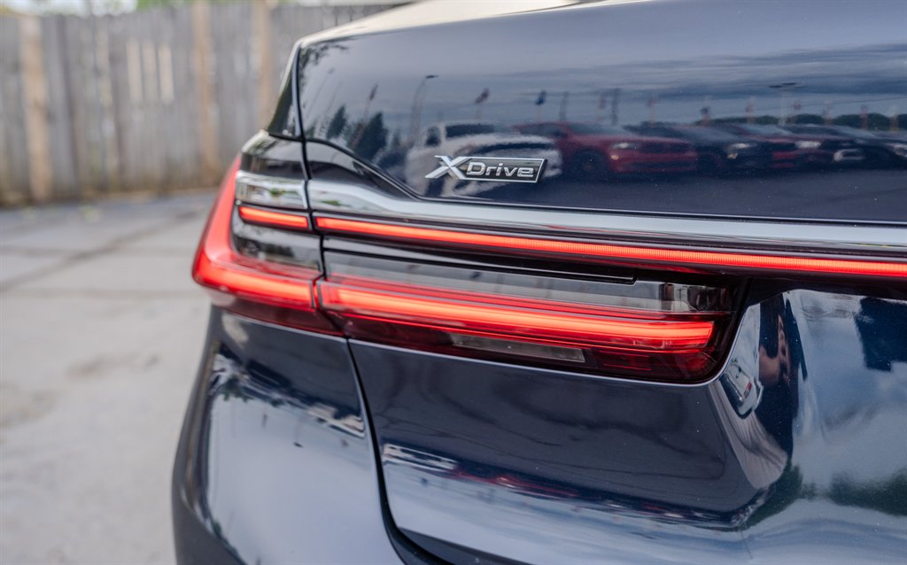 2020 BMW 7-Series 750xi photo