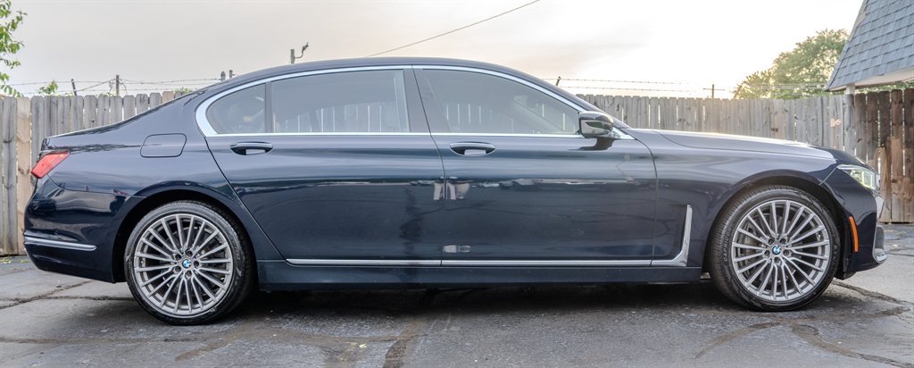 2020 BMW 7-Series 750xi photo
