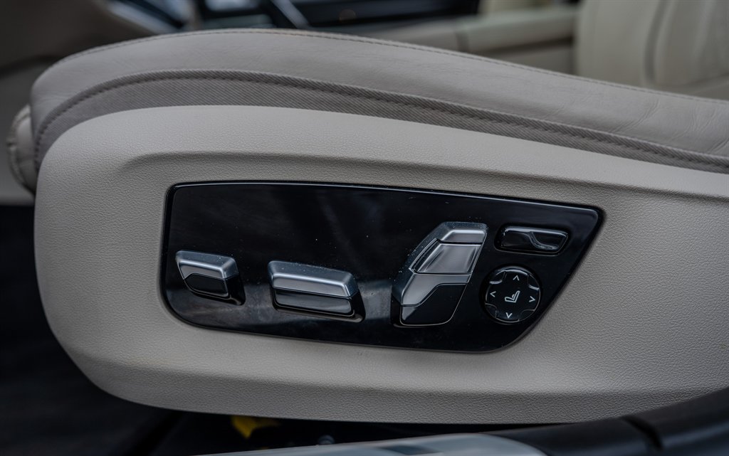 2020 BMW 7-Series 750xi photo