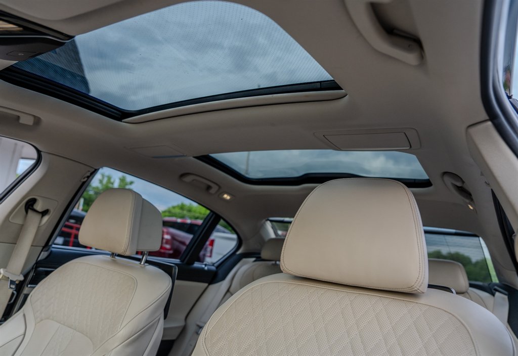 2020 BMW 7-Series 750xi photo