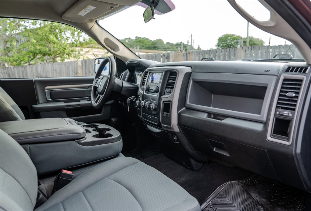 2016 RAM 1500 Express photo