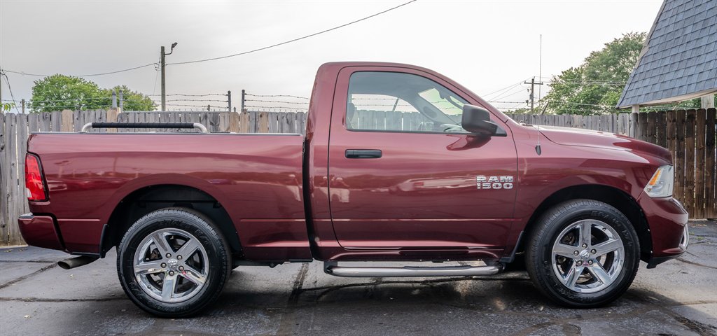 2016 RAM 1500 Express photo