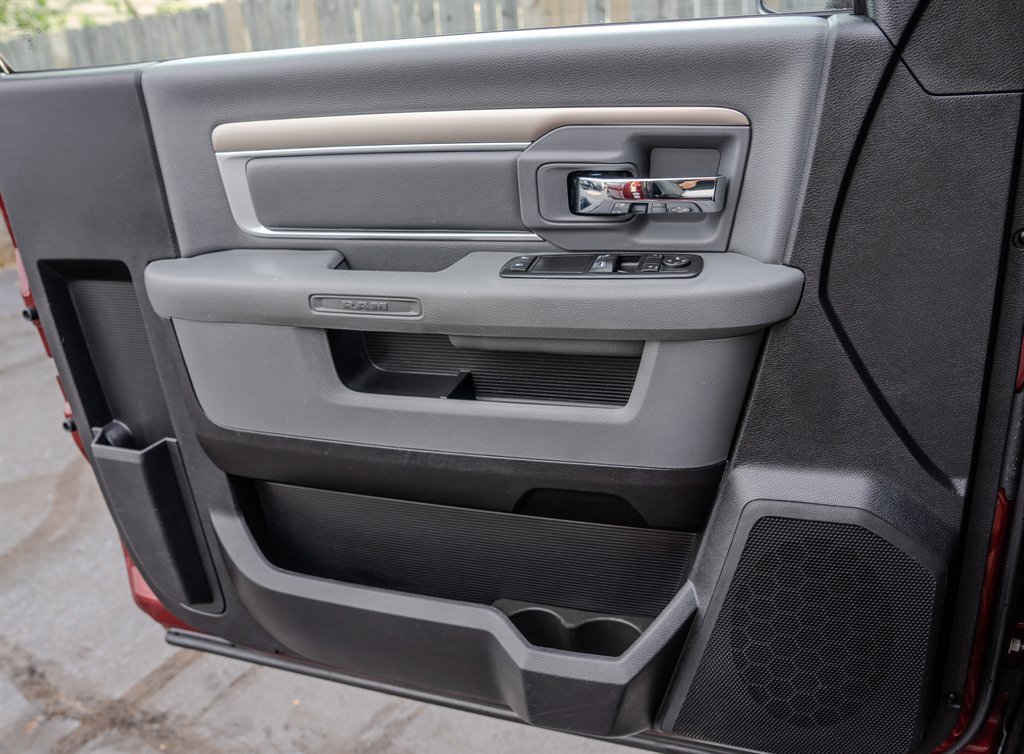 2016 RAM 1500 Express photo