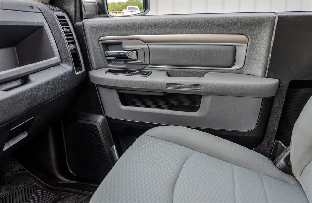 2016 RAM 1500 Express photo