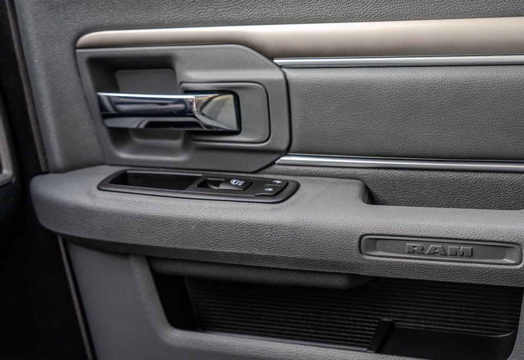 2016 RAM 1500 Express photo