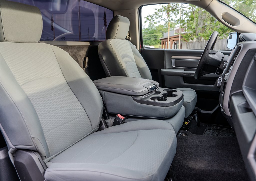2016 RAM 1500 Express photo