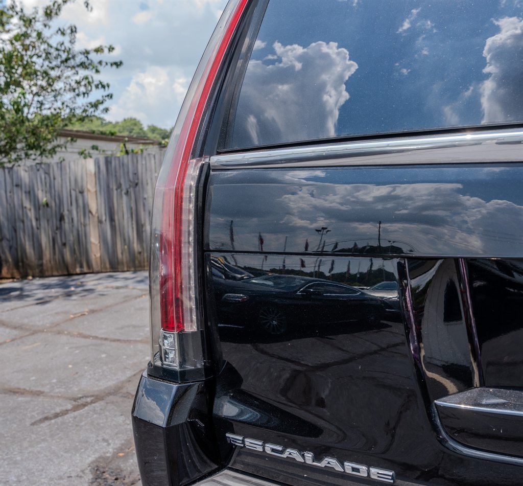 2015 Cadillac Escalade - $24,095