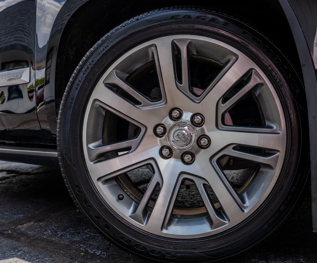 2015 Cadillac Escalade - $24,095