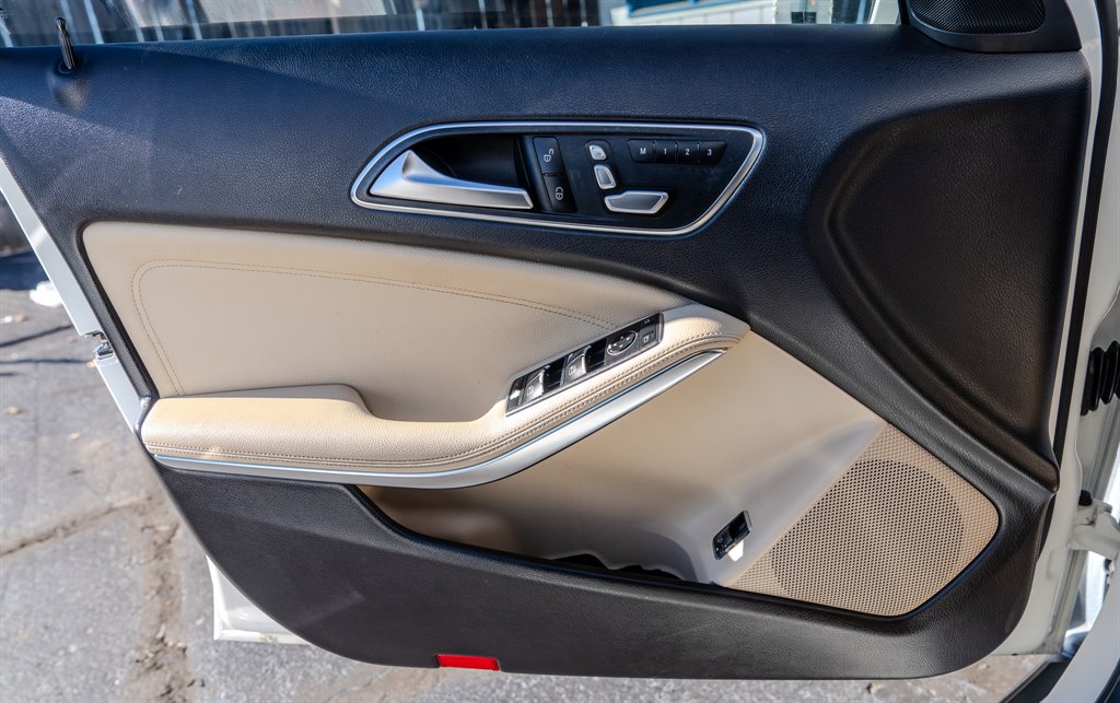 2019 Mercedes-Benz GLA - $19,075