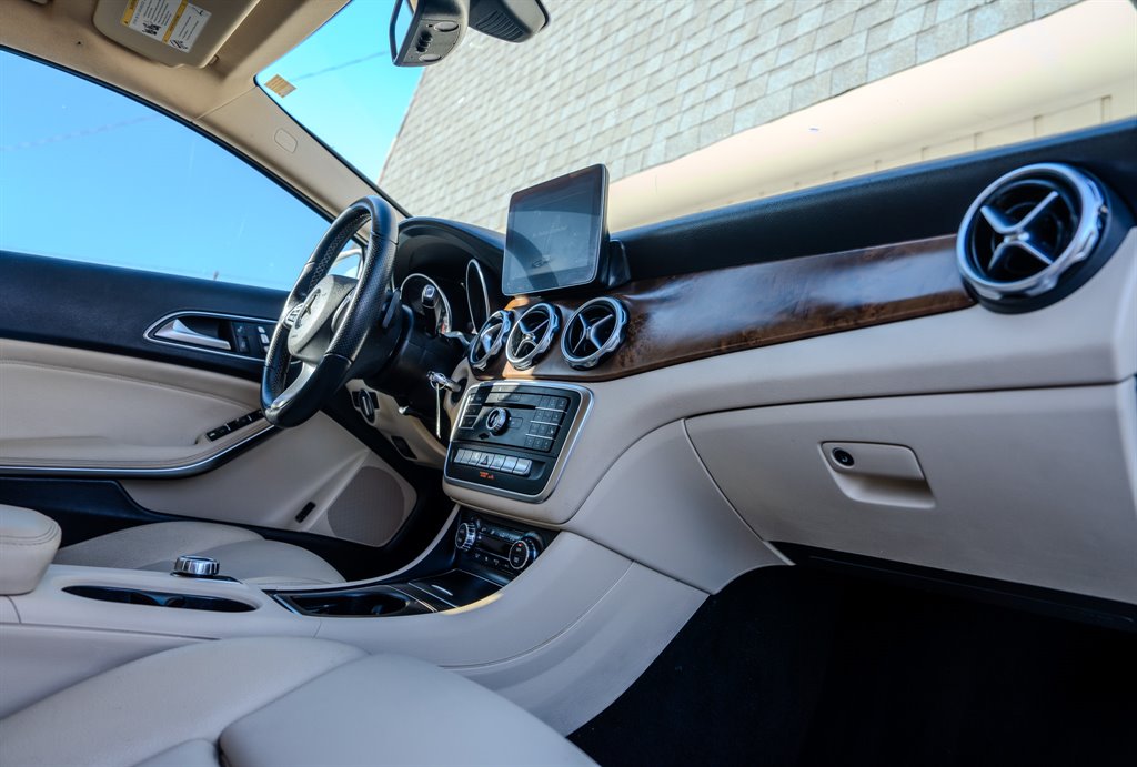 2019 Mercedes-Benz GLA - $19,075