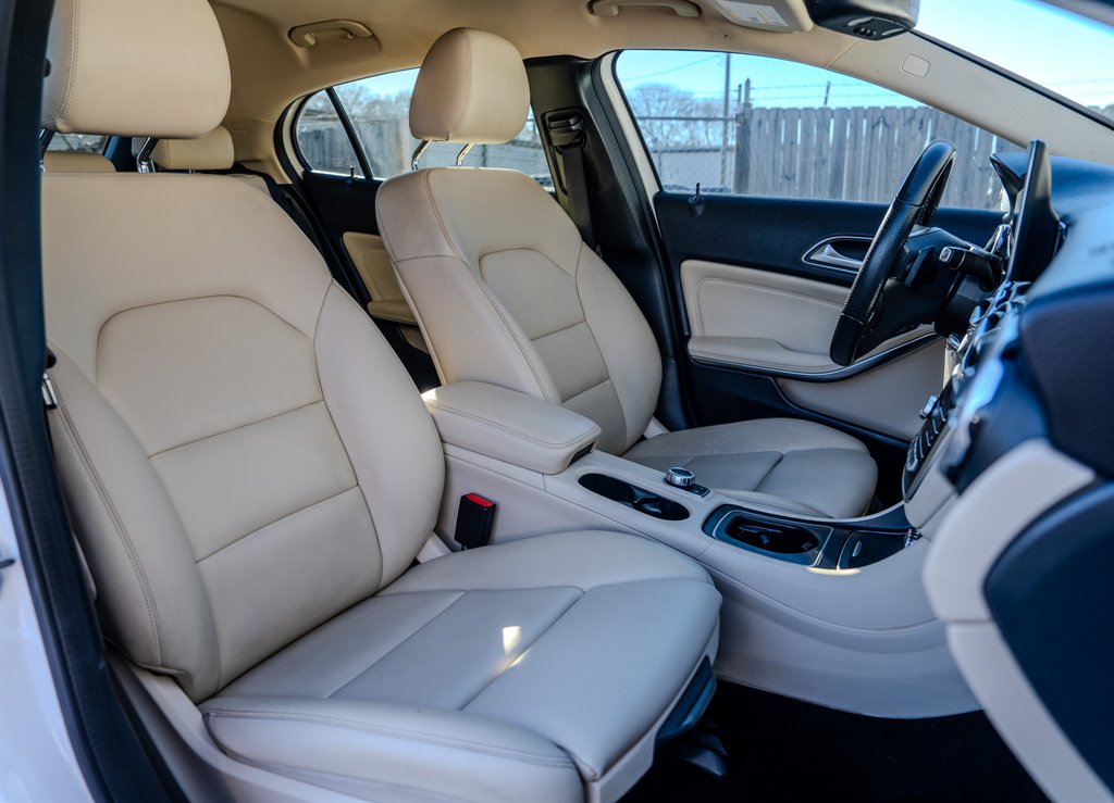 2019 Mercedes-Benz GLA - $19,075
