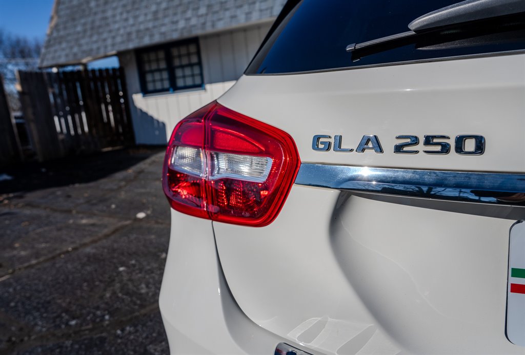 2019 Mercedes-Benz GLA - $19,075