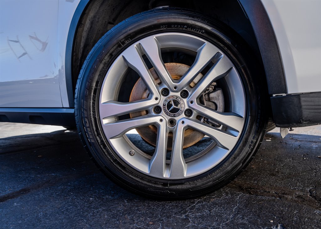 2019 Mercedes-Benz GLA - $19,075
