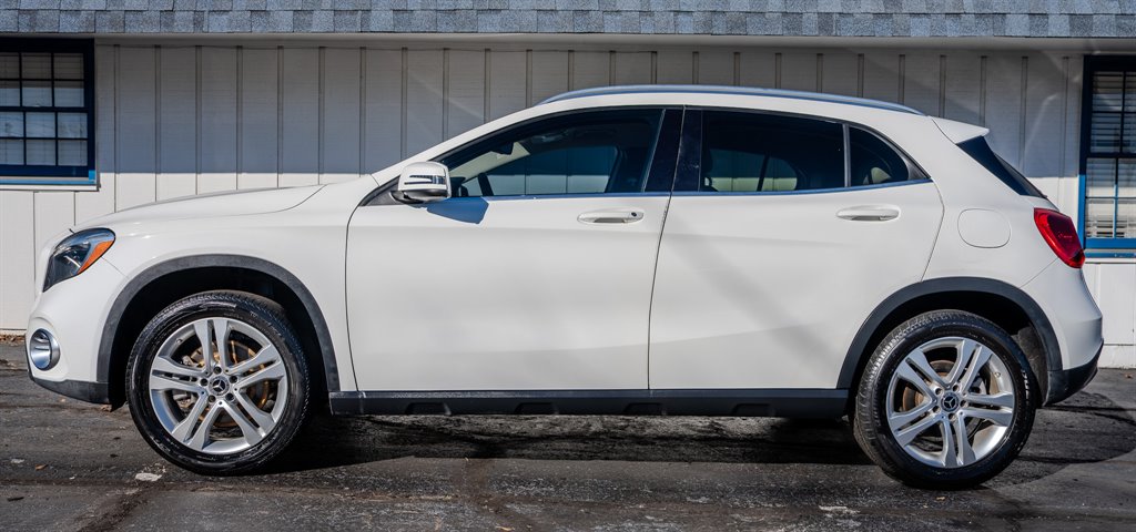2019 Mercedes-Benz GLA - $19,075