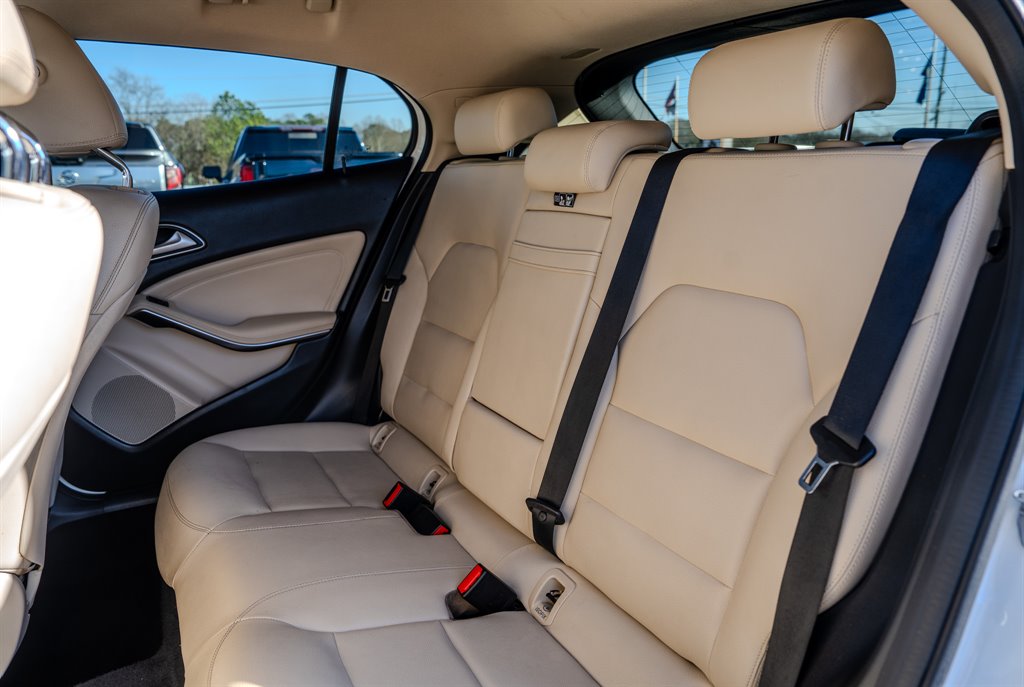 2019 Mercedes-Benz GLA - $19,075