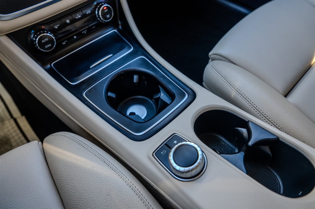 2019 Mercedes-Benz GLA - $19,075