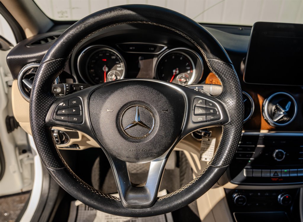 2019 Mercedes-Benz GLA - $19,075
