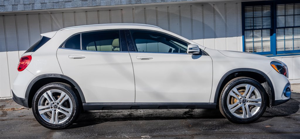 2019 Mercedes-Benz GLA - $19,075