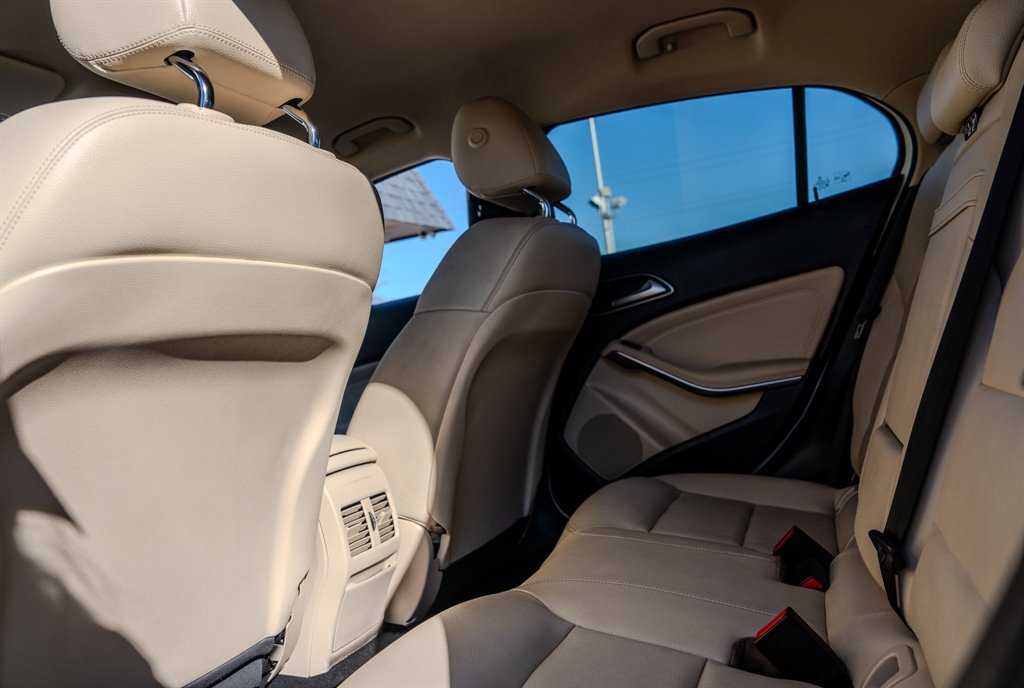 2019 Mercedes-Benz GLA - $19,075