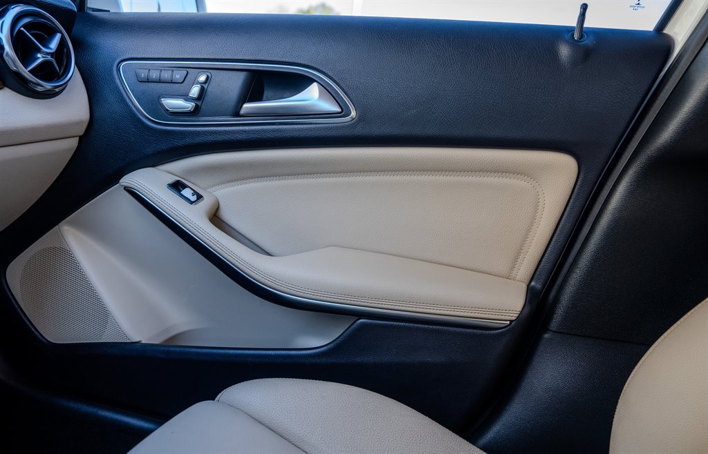 2019 Mercedes-Benz GLA - $19,075