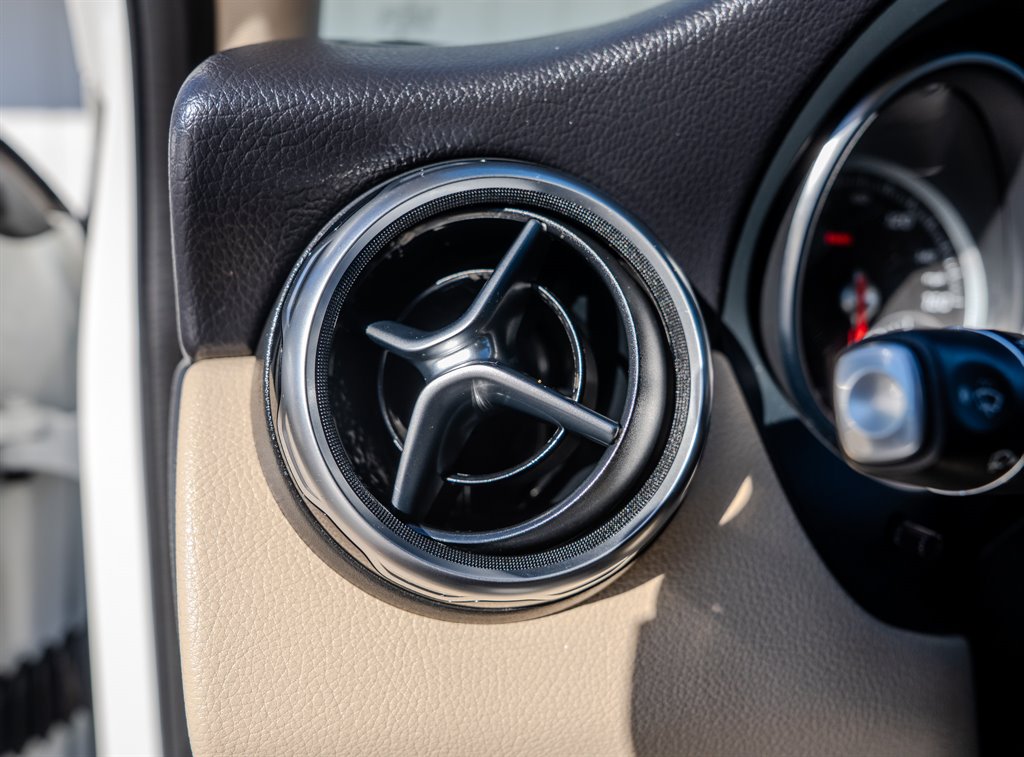 2019 Mercedes-Benz GLA - $19,075