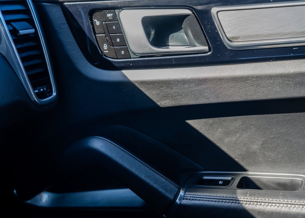 2019 Porsche Cayenne - $49,923