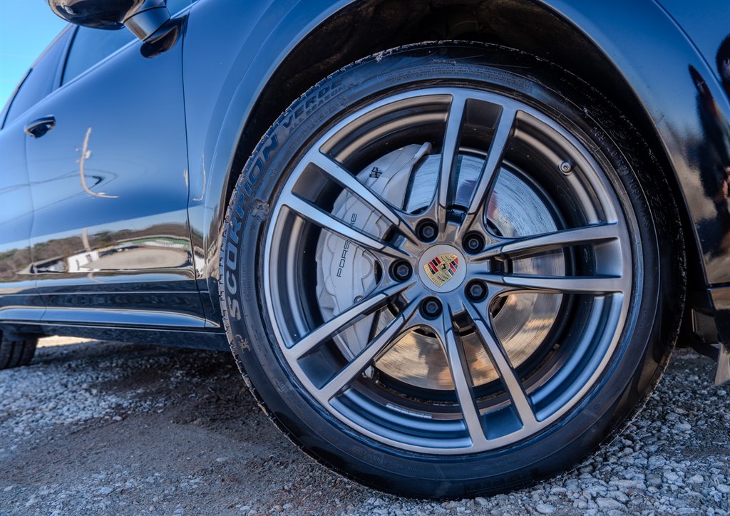 2019 Porsche Cayenne - $49,923