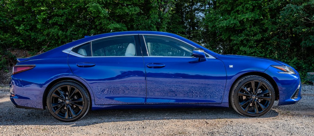 2022 Lexus ES - $37,105