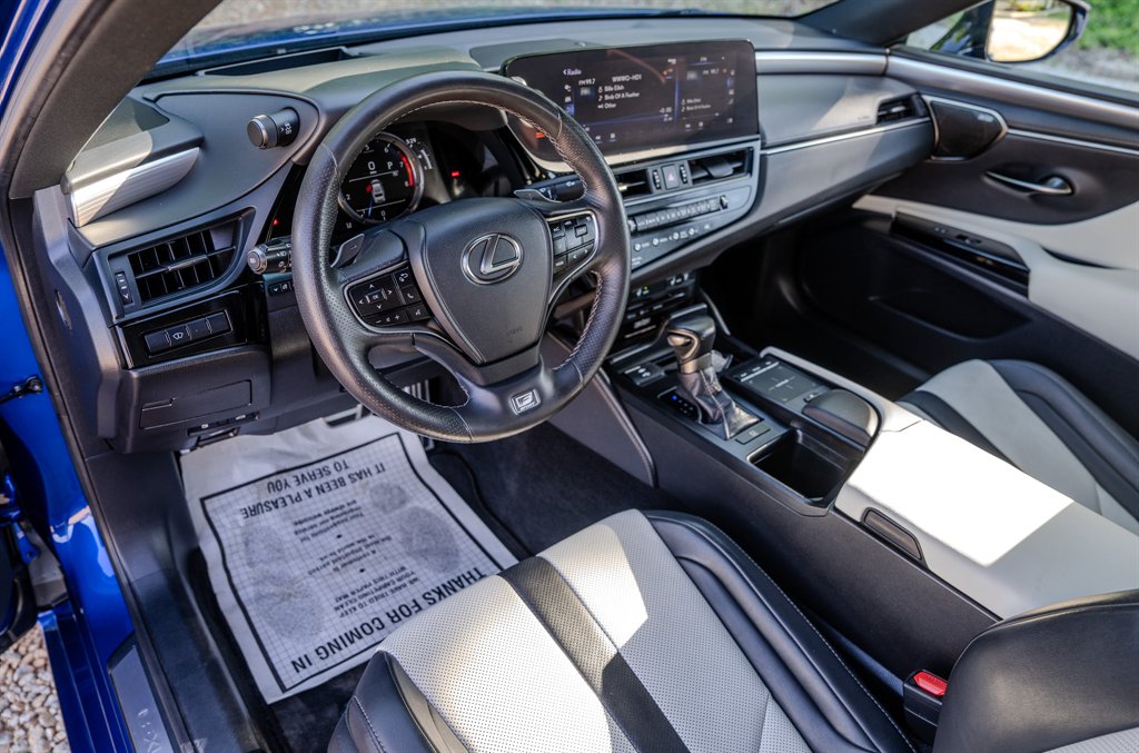 2022 Lexus ES - $37,105