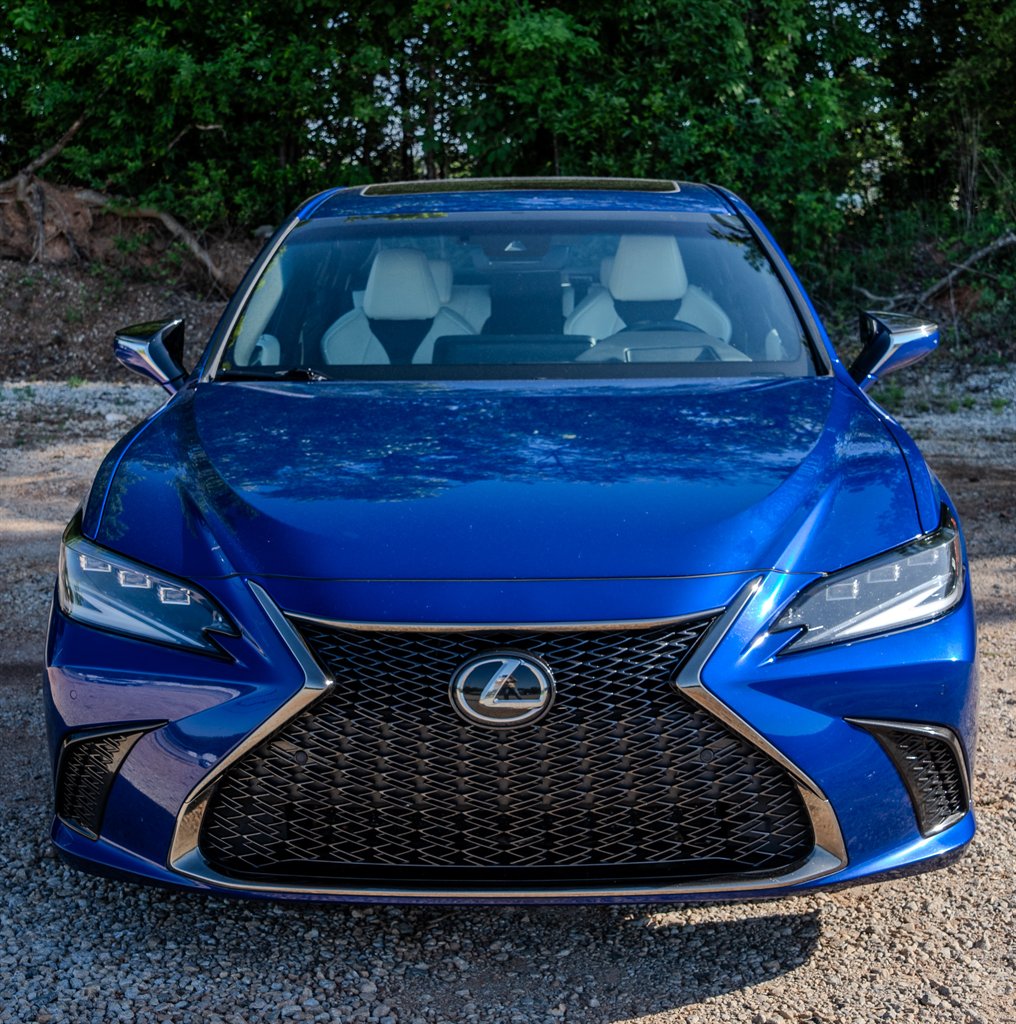 2022 Lexus ES - $37,105