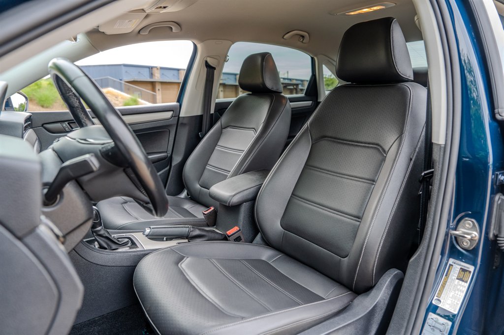 2020 Volkswagen Passat - $15,475
