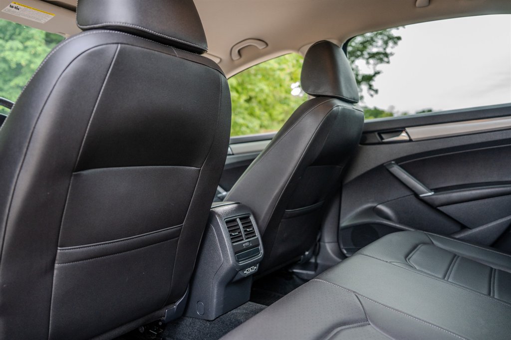 2020 Volkswagen Passat - $15,475
