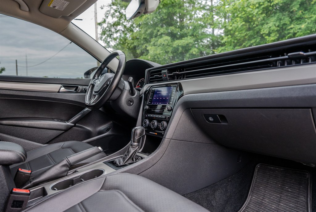2020 Volkswagen Passat - $15,475