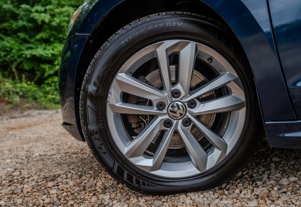 2020 Volkswagen Passat - $15,475