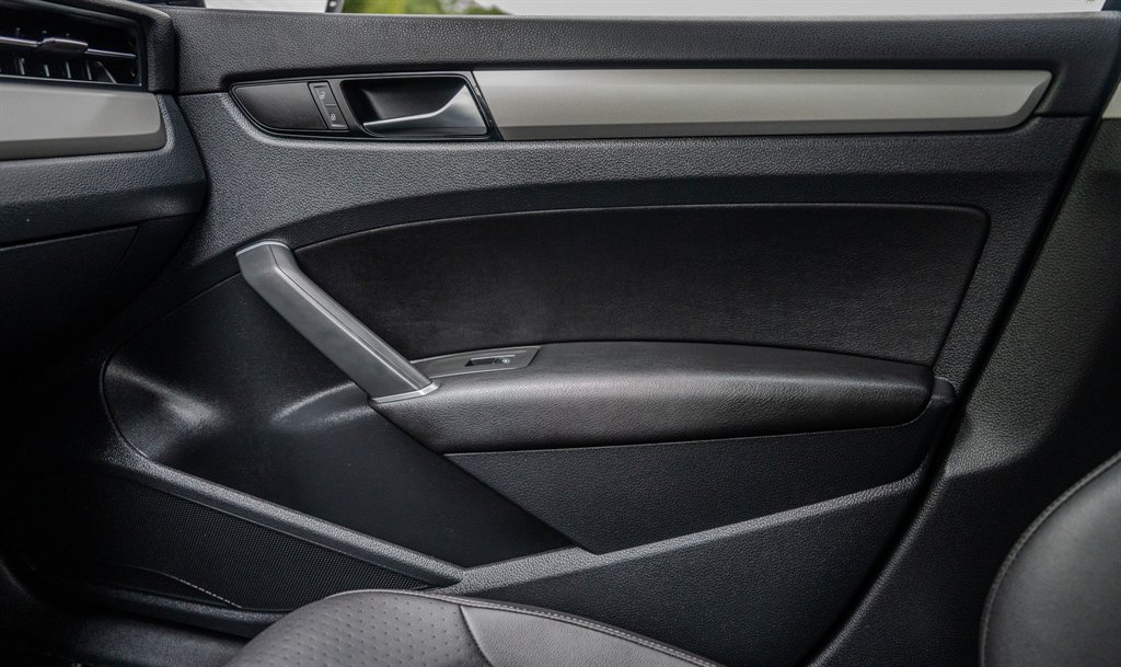 2020 Volkswagen Passat - $15,475