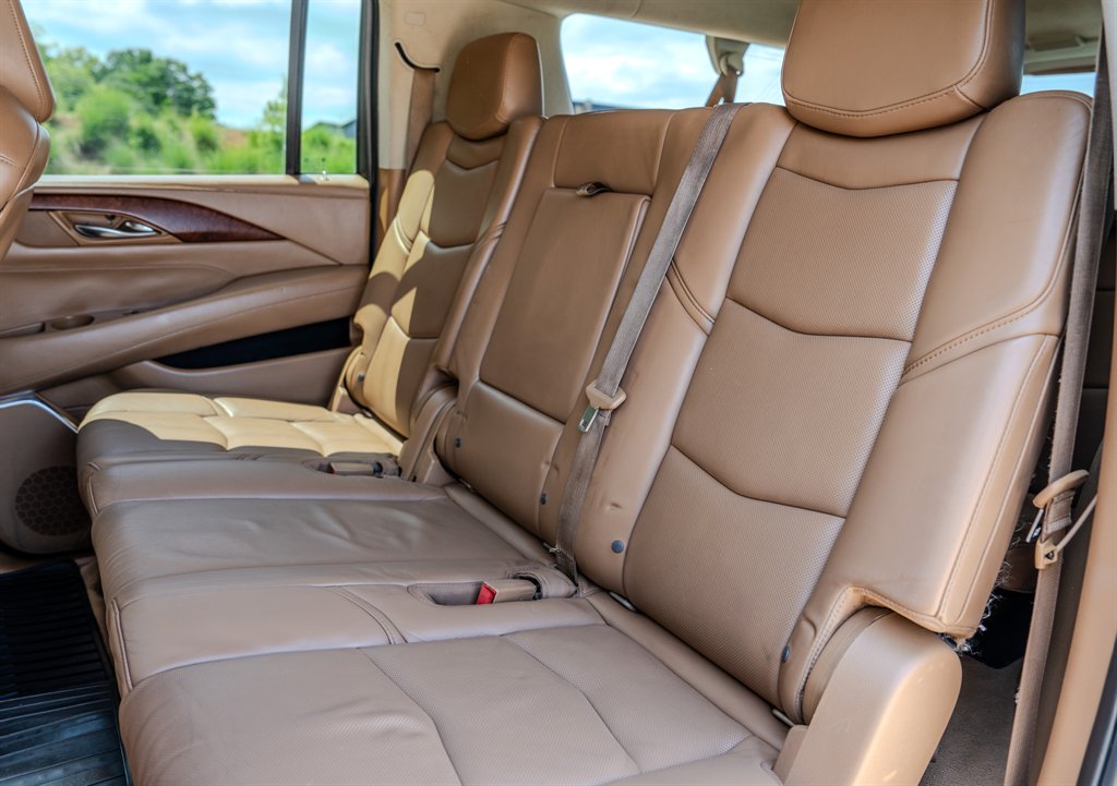 2015 Cadillac Escalade - $21,663