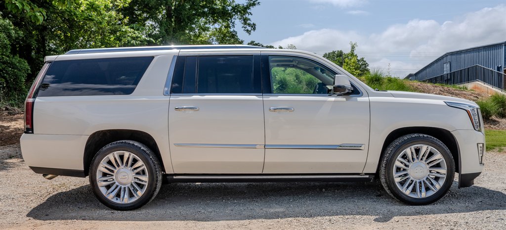 2015 Cadillac Escalade - $21,663