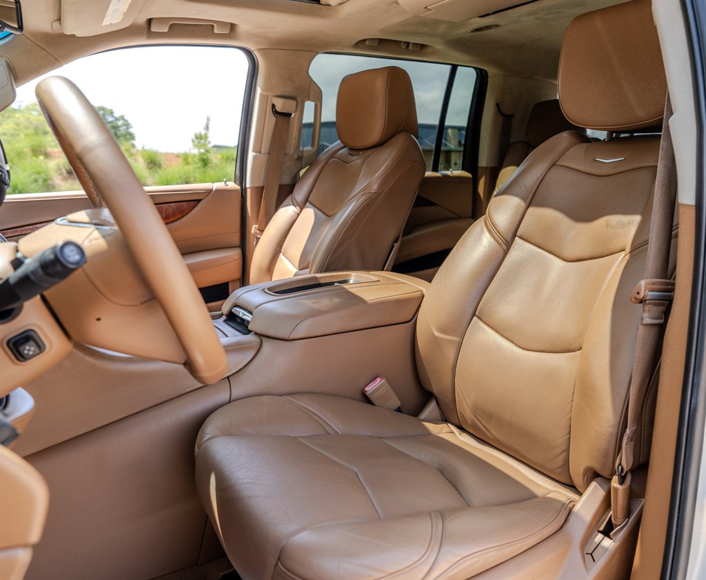2015 Cadillac Escalade - $21,663